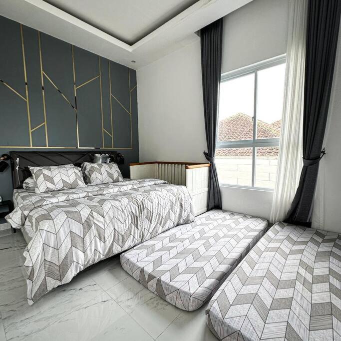 Villa 55 With Pool, Karaoke And Rooftop Bogor Kültér fotó