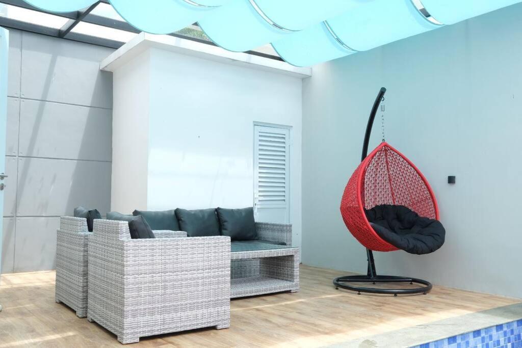 Villa 55 With Pool, Karaoke And Rooftop Bogor Kültér fotó
