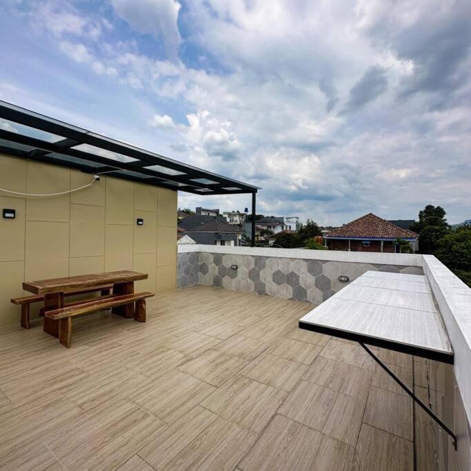 Villa 55 With Pool, Karaoke And Rooftop Bogor Kültér fotó
